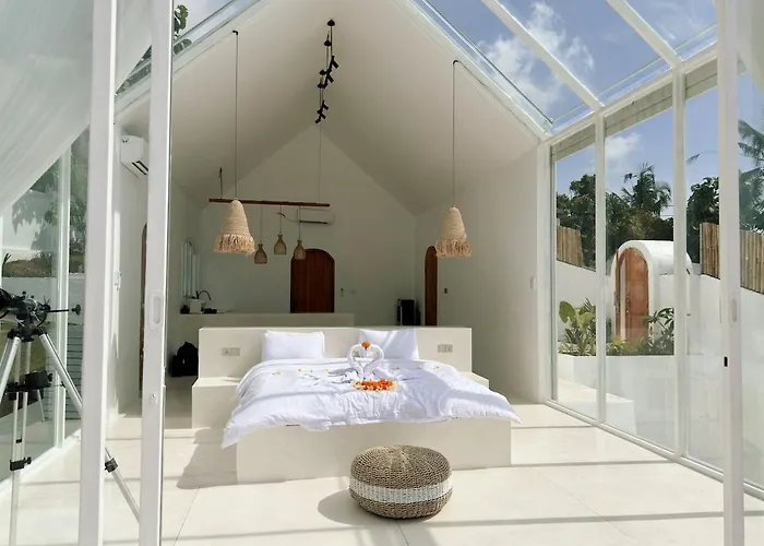 فيلة The Glassvillas