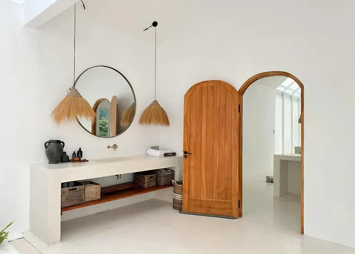 The Glassvillas * Temukus